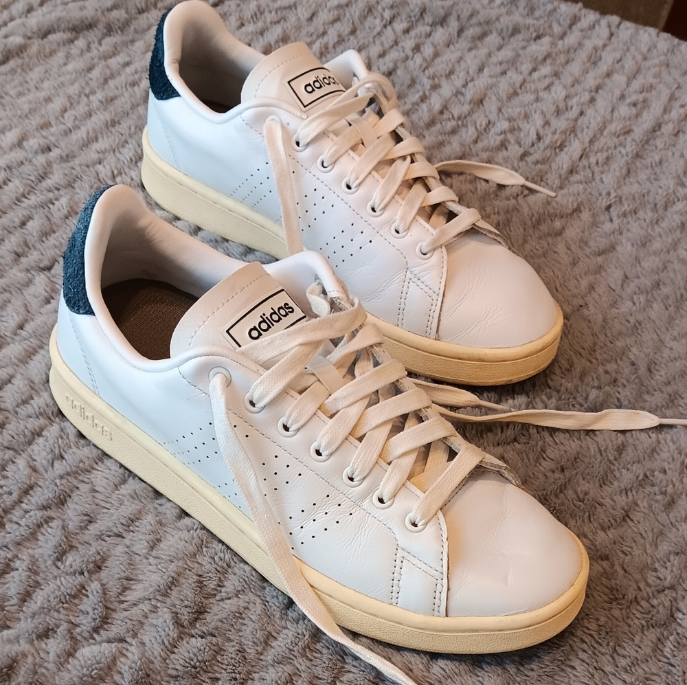 Adidas Sneakers Men's Size 8.5 - Great Condition!